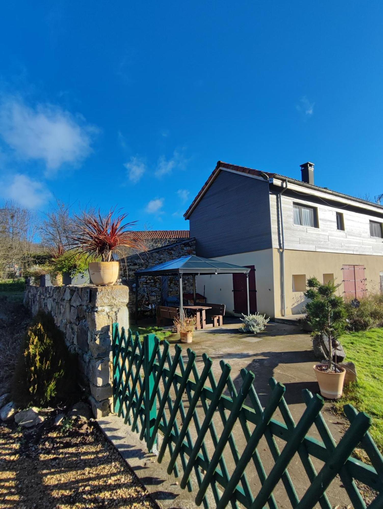 Maison Entre Campagne Et Foret Aspret-Sarrat Exterior foto